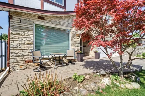 124 Nortonville Drive Toronto ON M1G 2T8