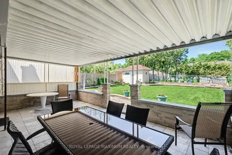 124 Nortonville Drive Toronto ON M1G 2T8