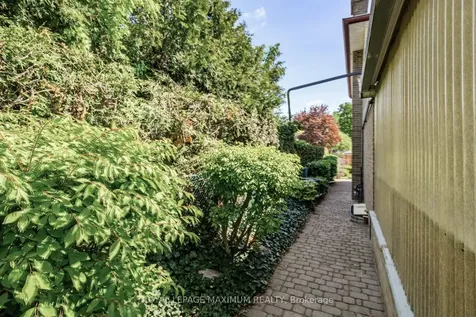 124 Nortonville Drive Toronto ON M1G 2T8
