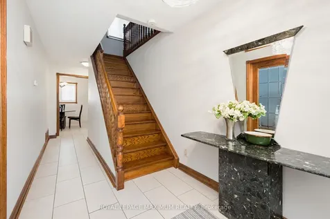 124 Nortonville Drive Toronto ON M1G 2T8