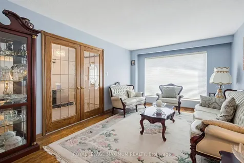 124 Nortonville Drive Toronto ON M1G 2T8