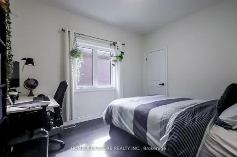 27 Ogston Crescent Whitby ON L1P 0H3