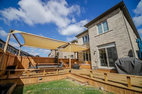 27 Ogston Crescent Whitby ON L1P 0H3