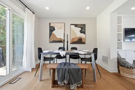 163 Keewatin Street S Oshawa ON L1H 6Z4