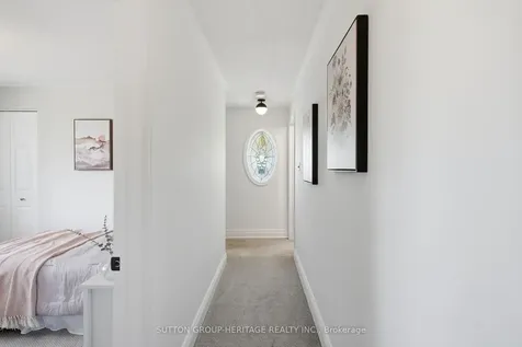 163 Keewatin Street S Oshawa ON L1H 6Z4