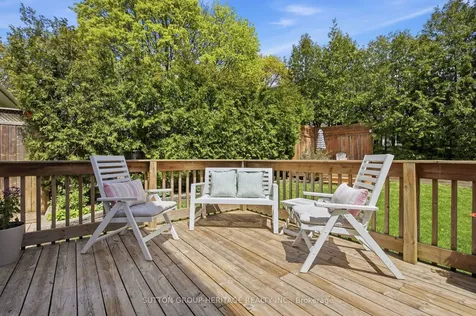 163 Keewatin Street S Oshawa ON L1H 6Z4