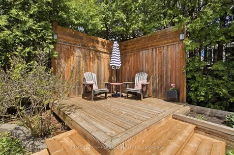 163 Keewatin Street S Oshawa ON L1H 6Z4