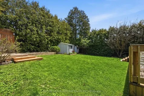 163 Keewatin Street S Oshawa ON L1H 6Z4