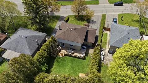 163 Keewatin Street S Oshawa ON L1H 6Z4