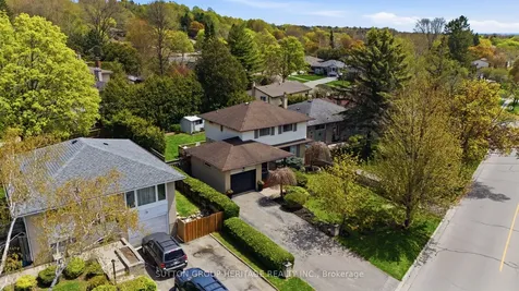 163 Keewatin Street S Oshawa ON L1H 6Z4
