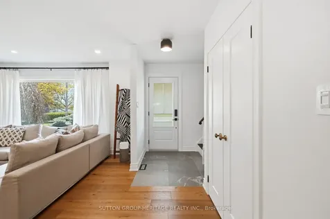 163 Keewatin Street S Oshawa ON L1H 6Z4