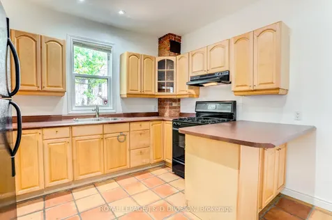 23 Empire Avenue Toronto ON M4M 2L3