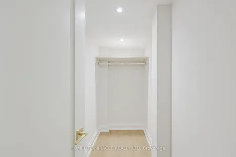 158 Cass Avenue Toronto ON M1T 2B7
