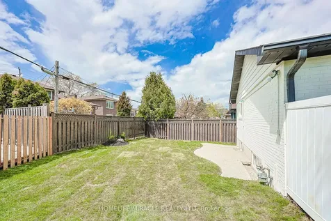 158 Cass Avenue Toronto ON M1T 2B7