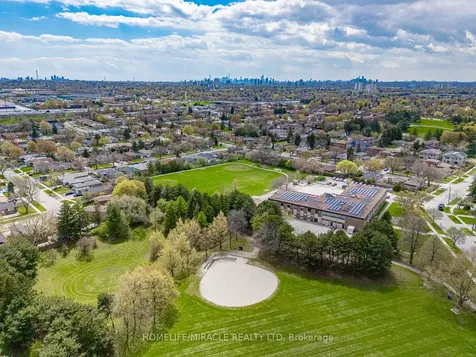 158 Cass Avenue Toronto ON M1T 2B7