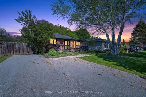 729 Downview Crescent Oshawa ON L1H 7W4