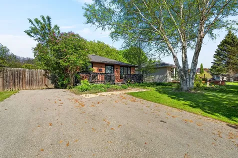 729 Downview Crescent Oshawa ON L1H 7W4