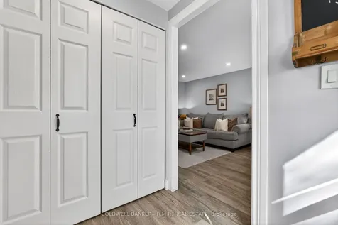 729 Downview Crescent Oshawa ON L1H 7W4