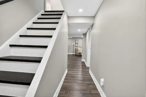 729 Downview Crescent Oshawa ON L1H 7W4