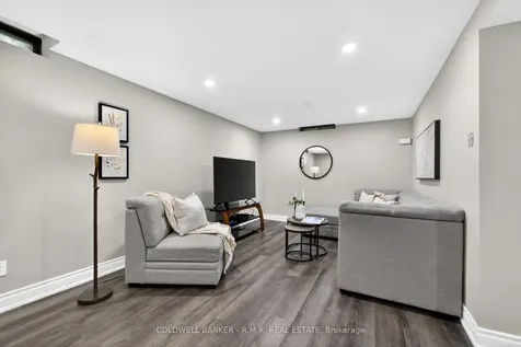 729 Downview Crescent Oshawa ON L1H 7W4