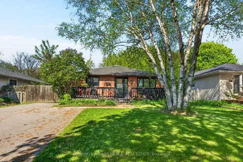 729 Downview Crescent Oshawa ON L1H 7W4