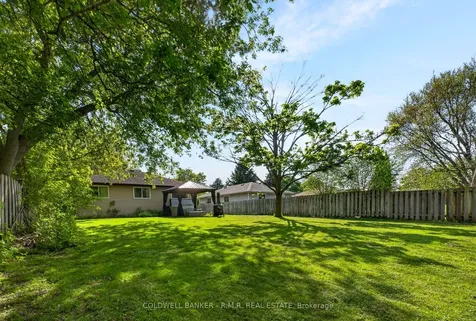 729 Downview Crescent Oshawa ON L1H 7W4