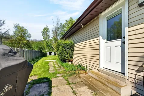 729 Downview Crescent Oshawa ON L1H 7W4