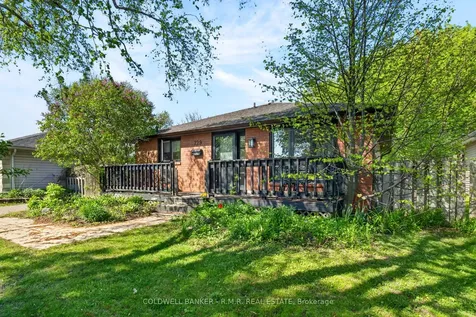 729 Downview Crescent Oshawa ON L1H 7W4