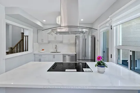 106 Fitzgibbon Avenue Toronto ON M1K 4A3