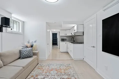 106 Fitzgibbon Avenue Toronto ON M1K 4A3