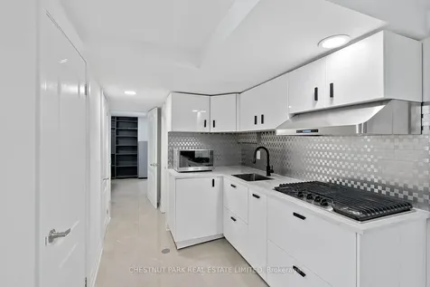 106 Fitzgibbon Avenue Toronto ON M1K 4A3