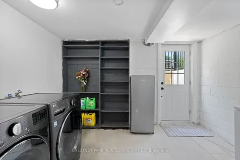106 Fitzgibbon Avenue Toronto ON M1K 4A3
