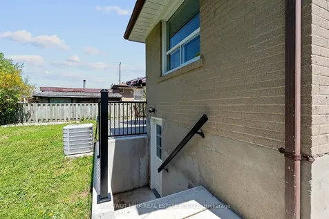 106 Fitzgibbon Avenue Toronto ON M1K 4A3