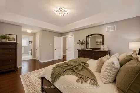 165 Rivers Edge Place Whitby ON L1R 0G4