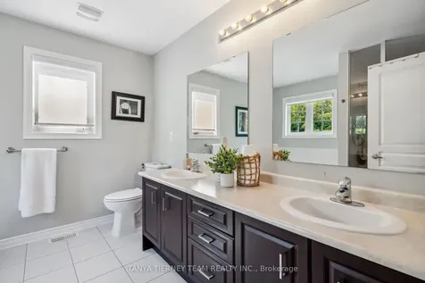 165 Rivers Edge Place Whitby ON L1R 0G4