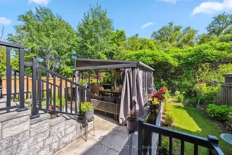 165 Rivers Edge Place Whitby ON L1R 0G4