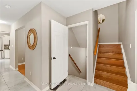 112 Londonderry Street Oshawa ON L1J 6Z3