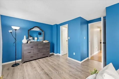 112 Londonderry Street Oshawa ON L1J 6Z3