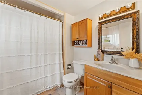 112 Londonderry Street Oshawa ON L1J 6Z3