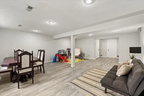 112 Londonderry Street Oshawa ON L1J 6Z3