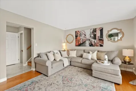 112 Londonderry Street Oshawa ON L1J 6Z3