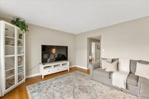 112 Londonderry Street Oshawa ON L1J 6Z3