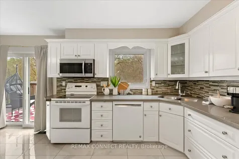 112 Londonderry Street Oshawa ON L1J 6Z3