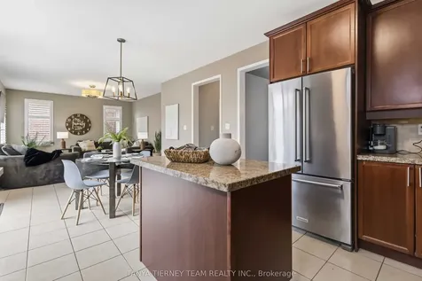 2315 Hackett Place Oshawa ON L1L 0A2