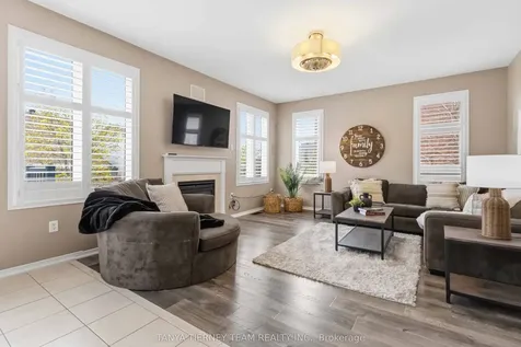 2315 Hackett Place Oshawa ON L1L 0A2