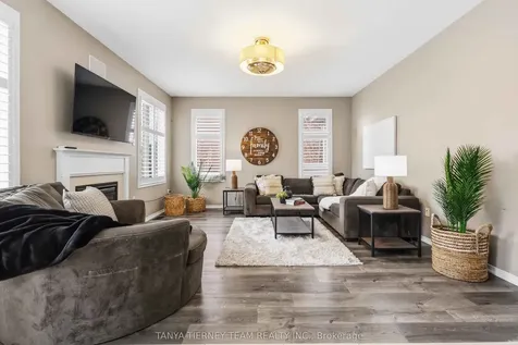 2315 Hackett Place Oshawa ON L1L 0A2