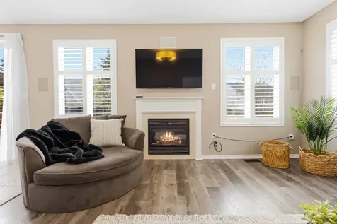 2315 Hackett Place Oshawa ON L1L 0A2
