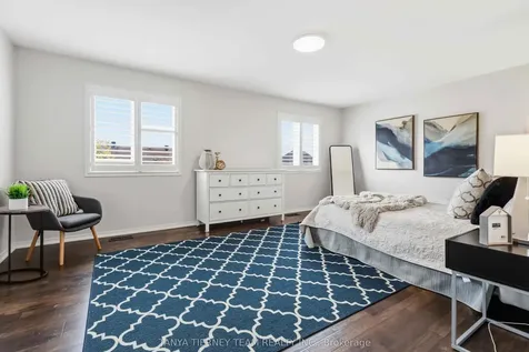 2315 Hackett Place Oshawa ON L1L 0A2