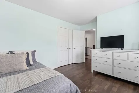 2315 Hackett Place Oshawa ON L1L 0A2