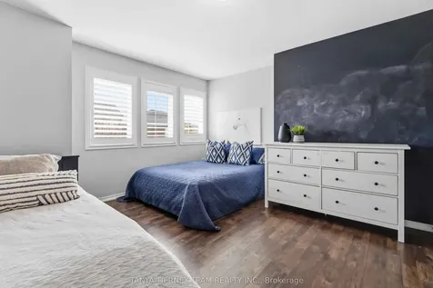 2315 Hackett Place Oshawa ON L1L 0A2